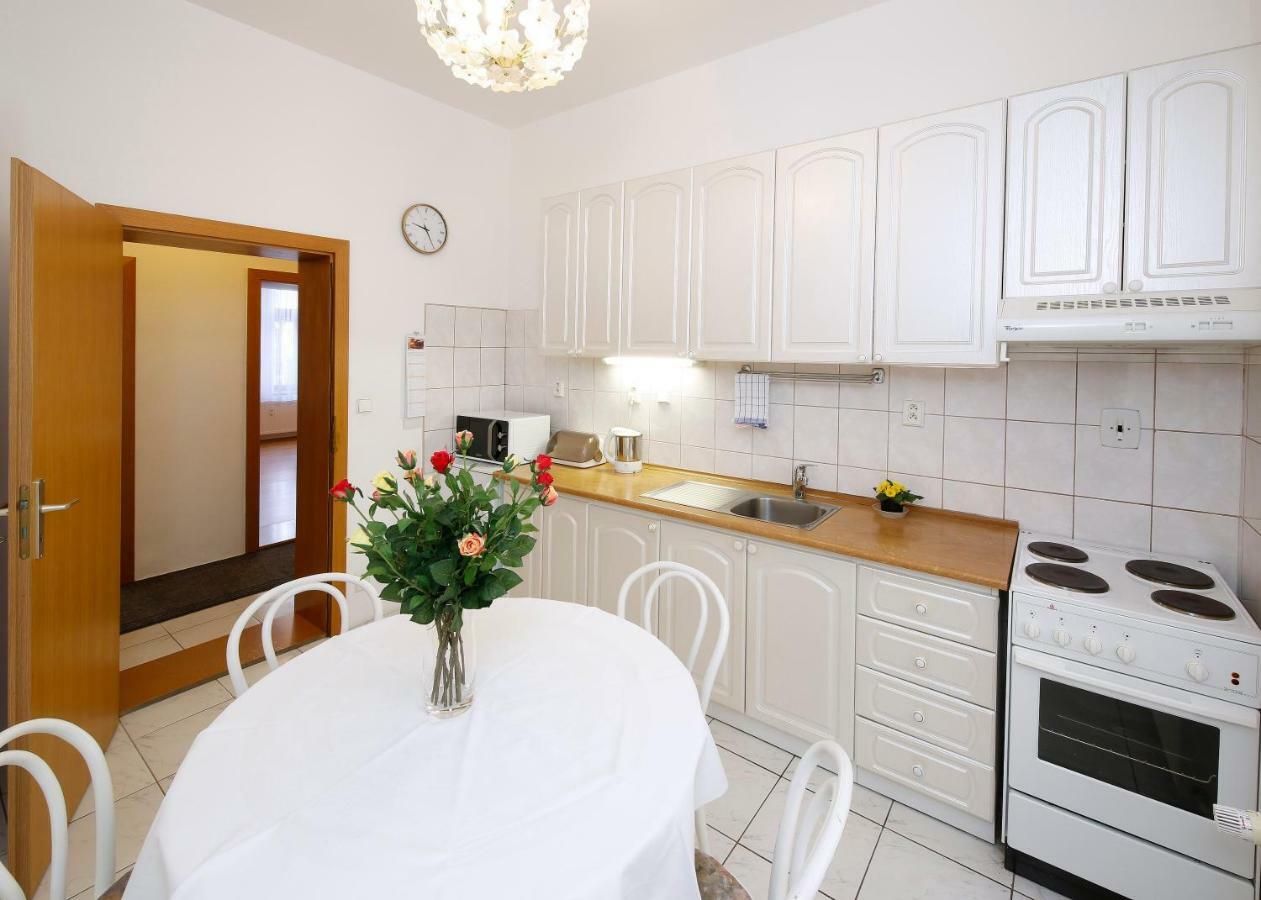 Apartman Moravska การ์โลวีวารี ภายนอก รูปภาพ